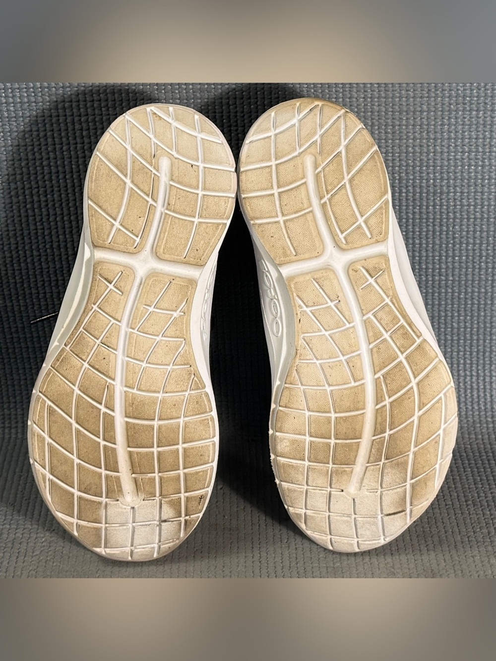 OOfos Women's OOmg Sport Shoes White/Black Size 8.5 - Picture 8 of 9